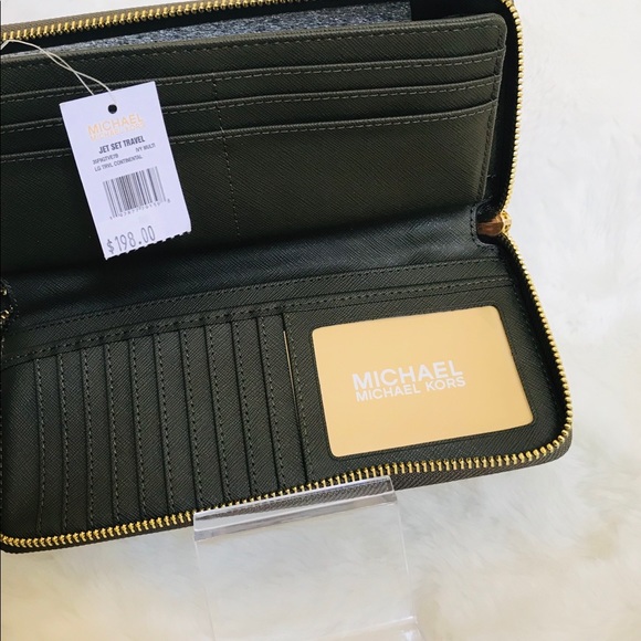 Michael Kors Jet Set Travel LG Continental - Picture 6 of 6